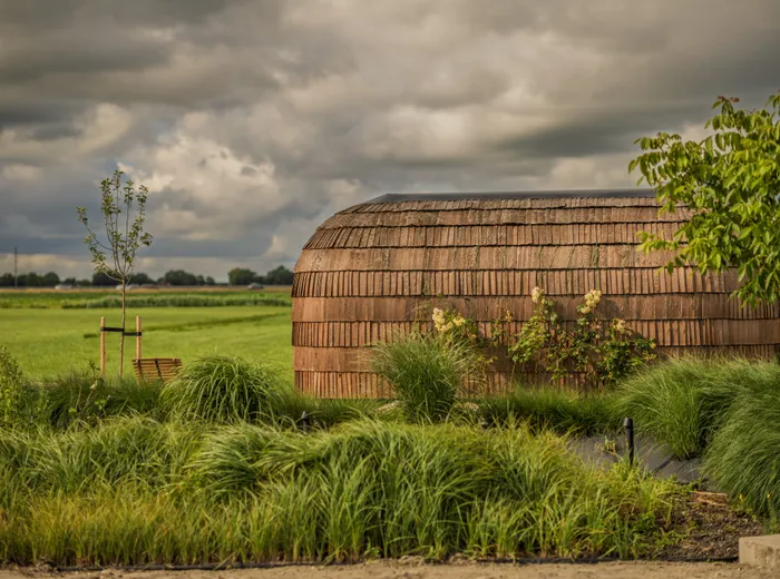 De privé-sauna van NEST in de tuin